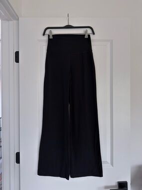 Aritzia TnAction Ankle-Length Pants (S)